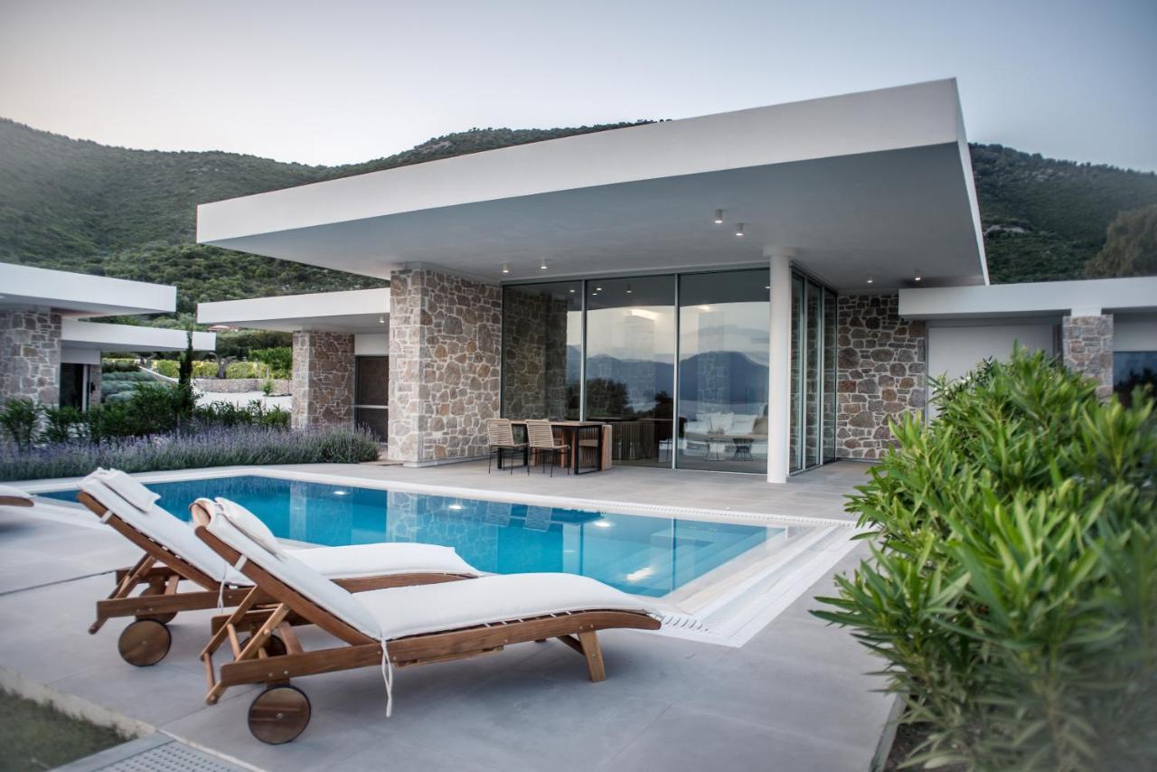 Varko Luxury Suites Palairos Exterior photo